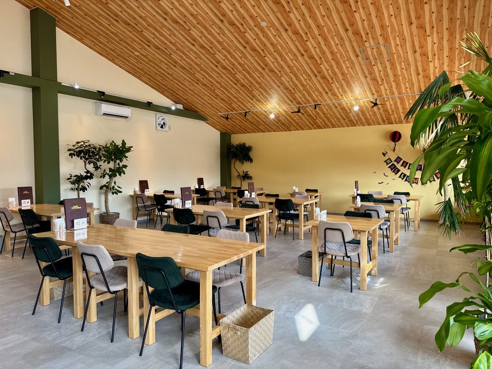 「はちみつ専門店 蜂乃香(HONOKA)」店内