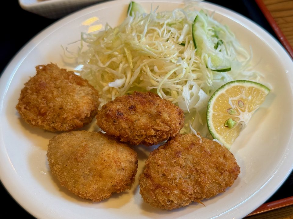 「おいしい一品 和」日替わり定食（梅しそチキンカツ）