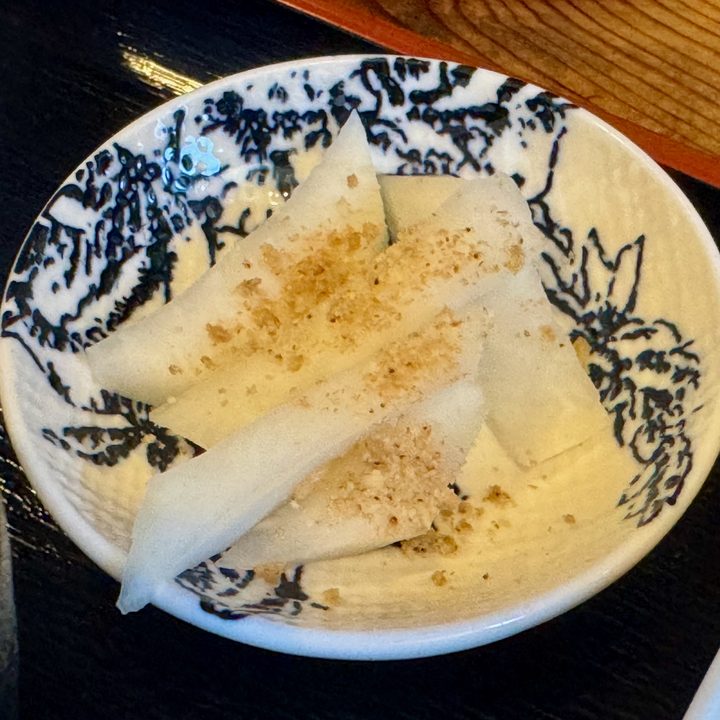 「おいしい一品 和」日替わり定食（梅しそチキンカツ）