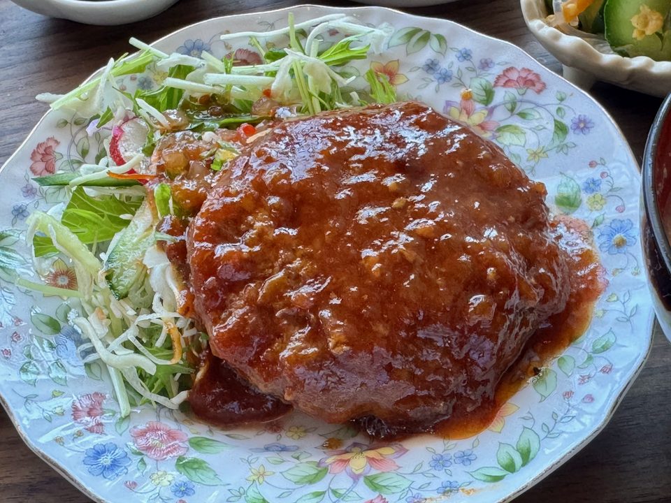 「ゆめたねカフェ」ハンバーグランチ(バナナ入り)
