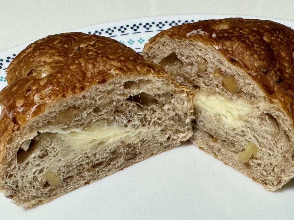 「パンの白石」くるみるく