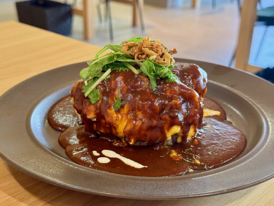 「はちみつ専門店 蜂乃香(HONOKA)」じっくり煮込んだデミグラスハニーオムライス