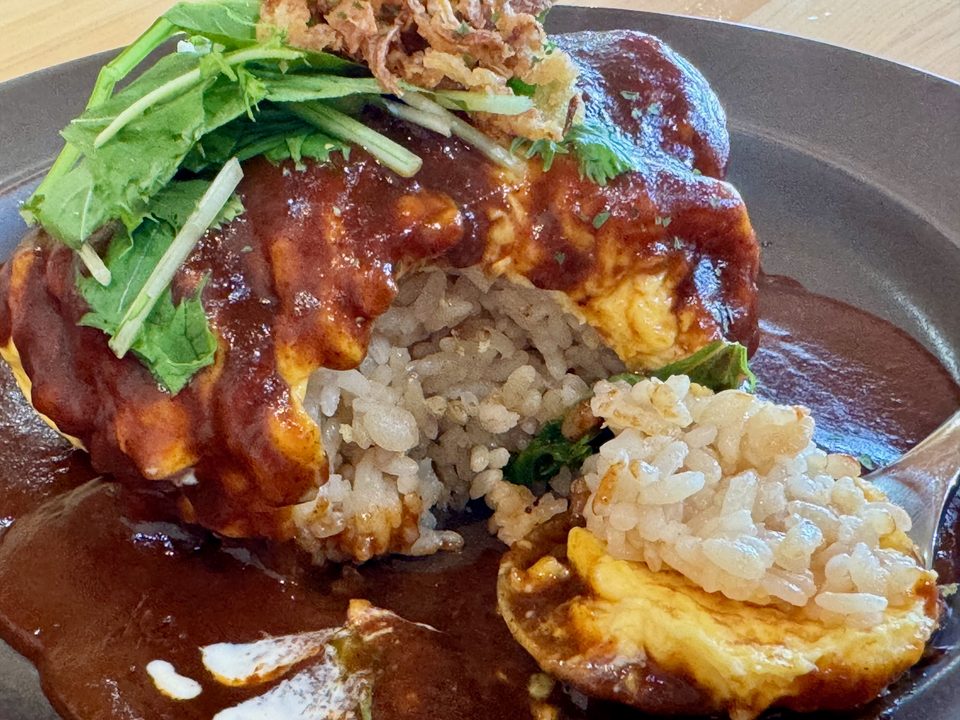 「はちみつ専門店 蜂乃香(HONOKA)」じっくり煮込んだデミグラスハニーオムライス