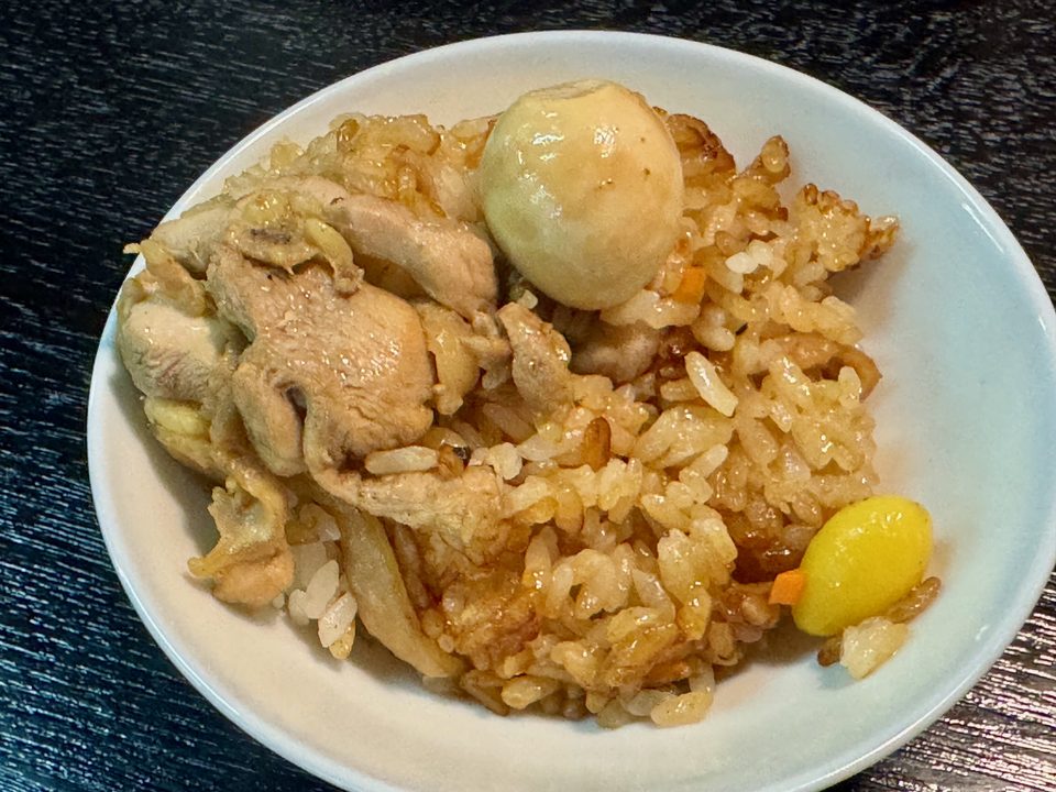 「食事処 春日 本店」おおいた冠地どり釜めしうどん膳