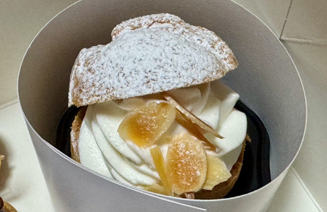 「エクレア専門店アカゲラ」純生シュークリーム