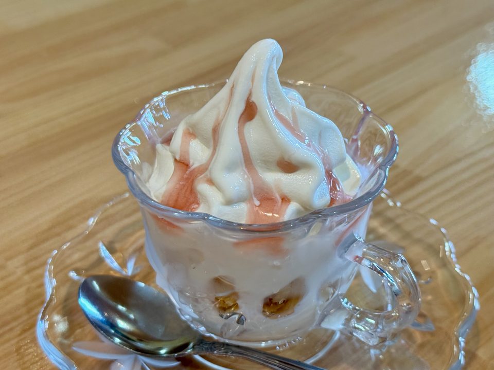 「はちみつ専門店 蜂乃香(HONOKA)」ミニ はちみつソフトクリーム