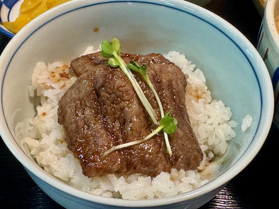 「食事処 春日 本店」ハーフ豊後牛丼うどん膳